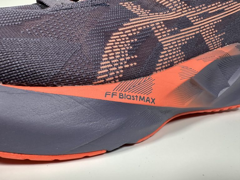 asics-novablast-5-